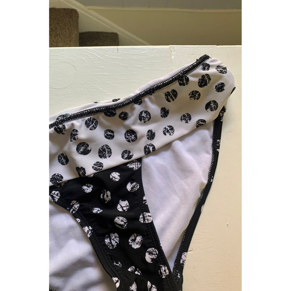 3 Bundle Bikini Bottoms size Medium/Large - Picture 4 of 6
